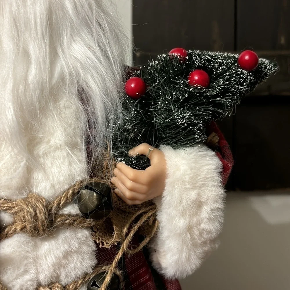 NWT WINTER WONDER LANE FAUX FUR PLAID SANTA WITH BOTTLE BRUSH TREE & BURLAP SACK